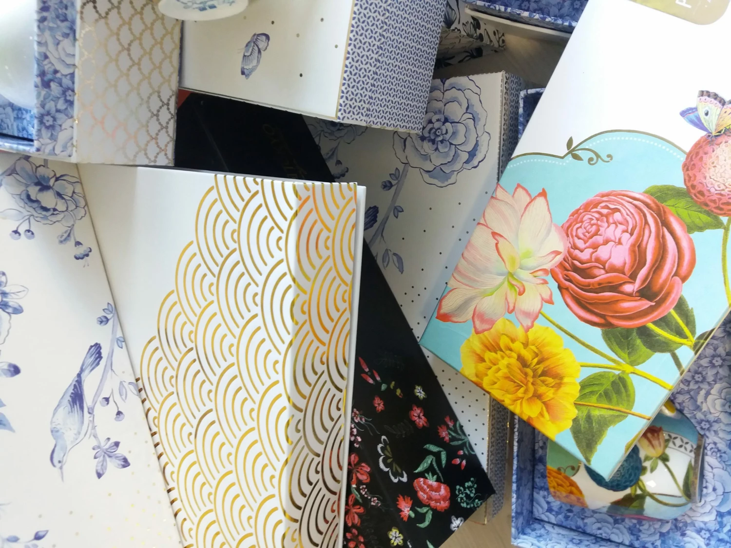 Pip Studio Royal White Cake Stand - Gift Box 3 Pip Studio Royal White Cake Stand - Gift Box