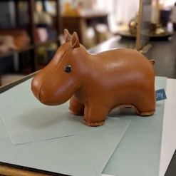 Zuny Beaver Paperweight - Synthetic Leather 9 Zuny Beaver Paperweight - Synthetic Leather