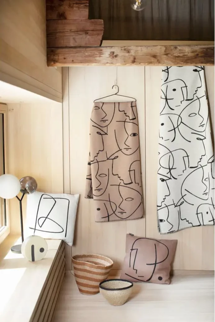 David Fussenegger Sylt Abstract Faces Throw - Brown 2 David Fussenegger Sylt Abstract Faces Throw - Brown