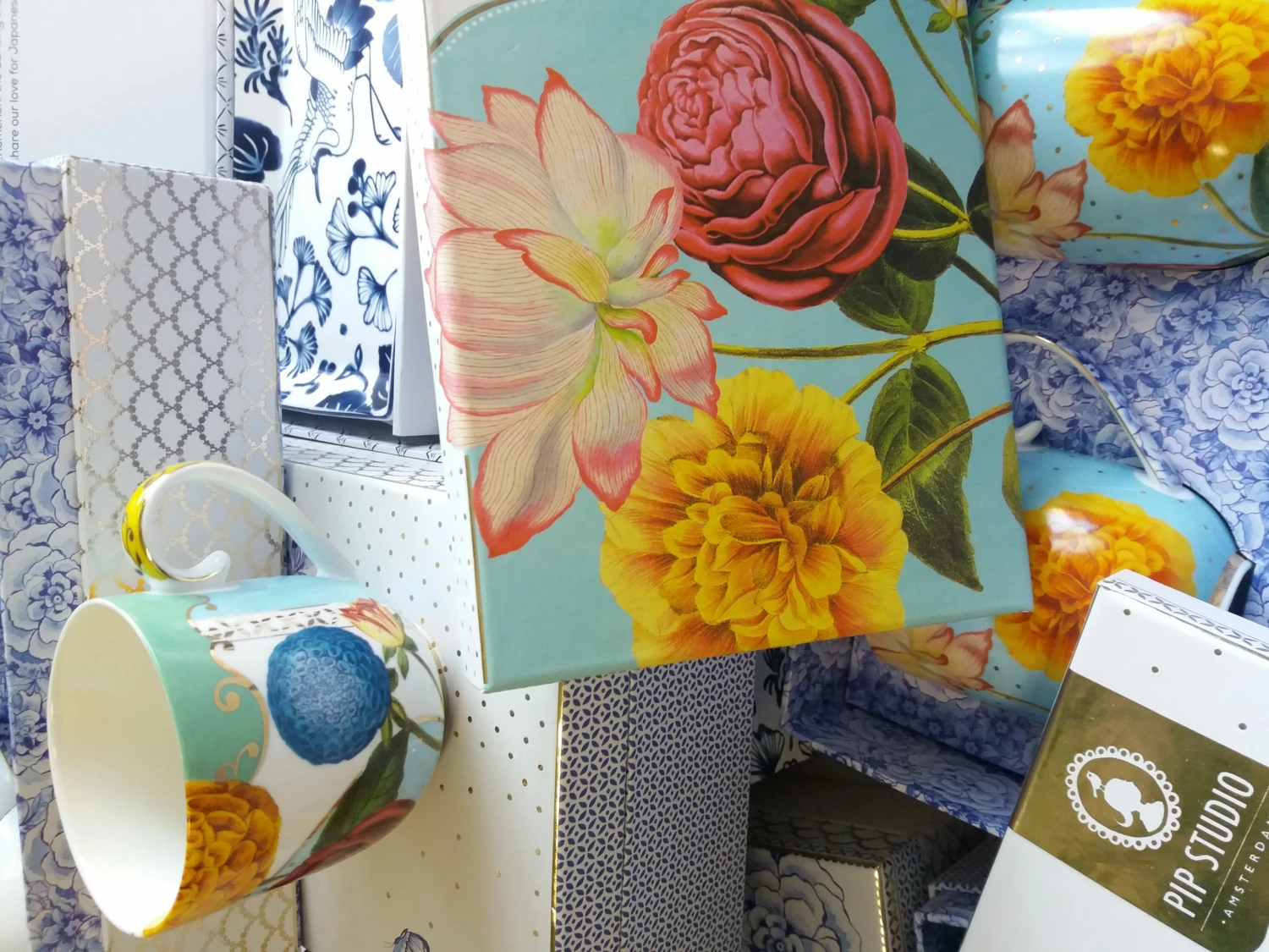 Pip Studio Royal White Mug 220 ml - Set of 2 - Gift box 6 Pip Studio Royal White Mug 220 ml - Set of 2 - Gift box