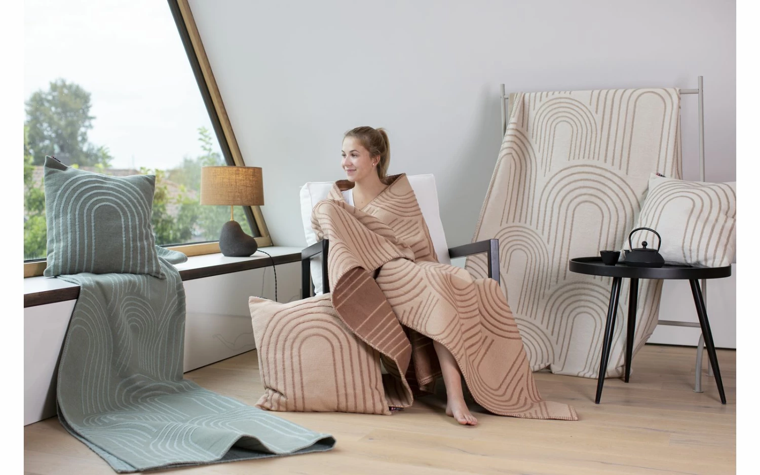 David Fussenegger Offwhite Bows Deco Plaid 3 David Fussenegger Offwhite Bows Deco Plaid