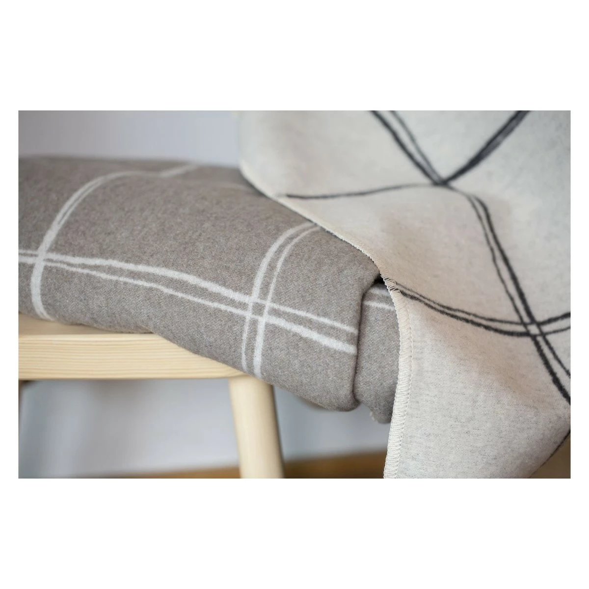 David Fussenegger 140 x 200cm Anthrazit Silvretta Checkered Blanket 3 David Fussenegger 140 x 200cm Anthrazit Silvretta Checkered Blanket