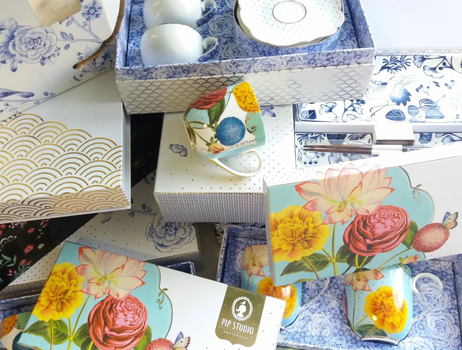 Pip Studio Royal White Espresso Cup & Saucer - Set of 2 - Gift Box 6 Pip Studio Royal White Espresso Cup & Saucer - Set of 2 - Gift Box